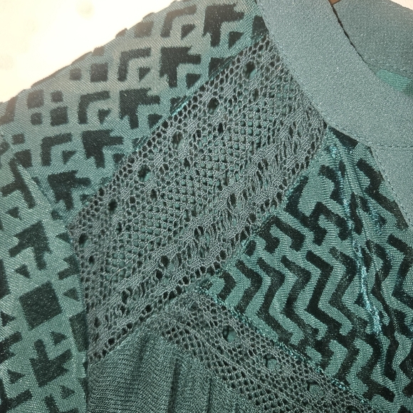 Anthropologie Emerald Green Flowy Top - Picture 7 of 8